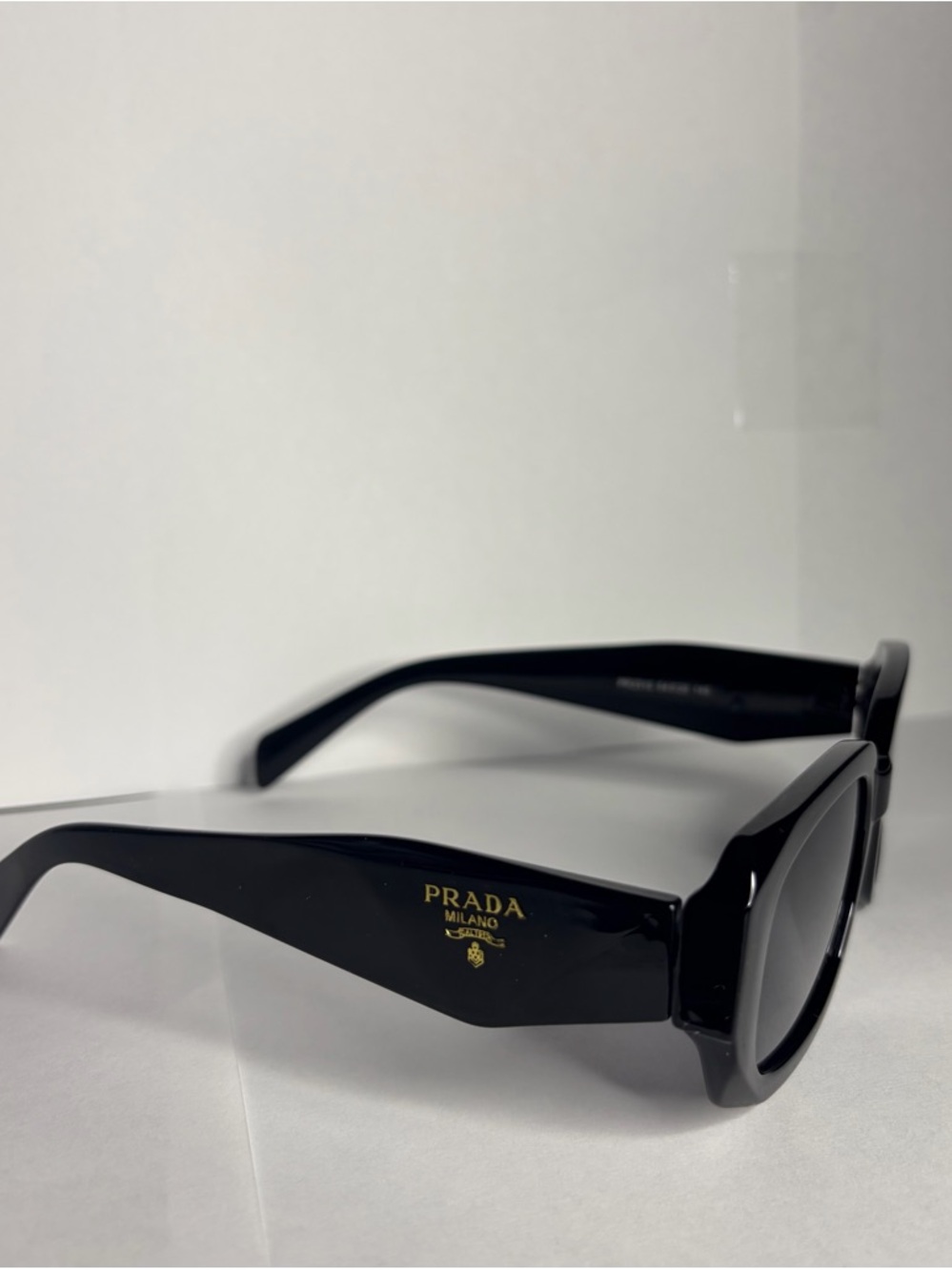 Prada Black women’s sunglasses - Picture 3 of 5